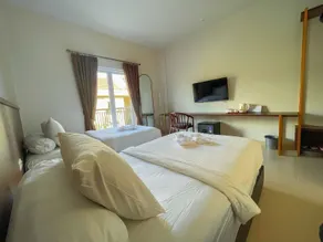 East Marina Guesthouse - Room
