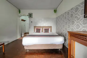 Capital O 93733 Hotel Linggarjati Kuningan - Room