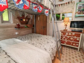 Cool Cabin - Rom
