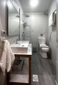 Rodosrooms - Bathroom