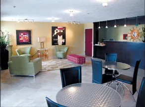 Days Inn by Wyndham Lafayette Scott - Coin salon dans le hall