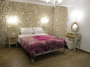 Korina Studios - Rom