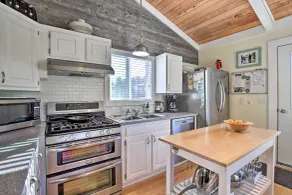 Private Rockaway Beach Retreat: 2 Blocks to Ocean! - Interiør