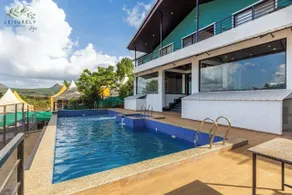 Velora Stays - Piscine