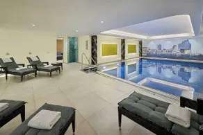 Courtyard by Marriott Hamburg Airport - Piscine