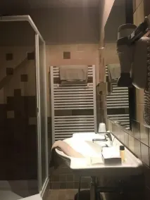 Hotel Fortyfive - Baño
