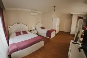 Mor Salkım Konağı - Camera