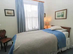 The Townhouse - Camera