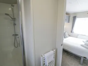 Long Acres Lodge - Bathroom