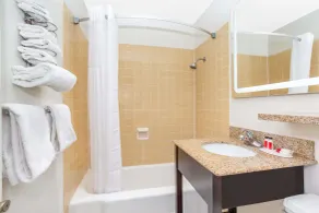 Howard Johnson by Wyndham Colorado Springs - Salle de bain