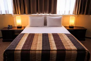 Marques Plaza Hotel - Room