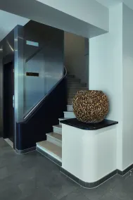 City Hotel - Lobby