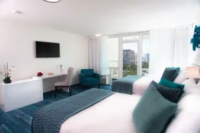 ESJ Towers Studio- Beach Access - Room