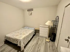 Toronto Furnished Rooms - Habitación