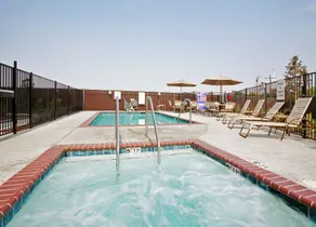 Holiday Inn Express & Suites Dinuba West by IHG - Piscine