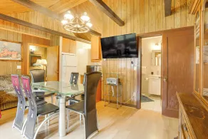 Community Perks: Monticello Cabin w/ Grill! - Innenbereich