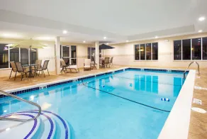 Holiday Inn Express Hotel & Suites Chicago South Lansing by IHG - Piscine