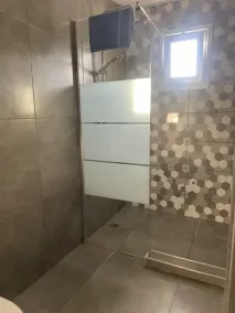 Nissi Avenue Suites - Salle de bain