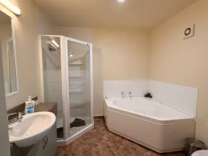 ASURE Ashley Motor Lodge - Baño
