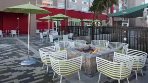 Holiday Inn Express & Suites Orlando At SeaWorld by IHG - With Free Shuttle Service to SeaWorld Parks - Piscine