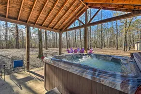 Pet-Friendly 'Shady Oaks' Broken Bow Gem w/ Patio! - Innenbereich