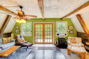 A-frame Cabin w/ Furnished Deck in Becket! - Innvendig