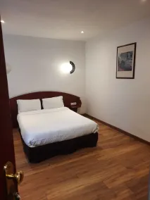 Le Clémenceau Hôtel Centre ville Gare Sncf -Tramway - Chambre