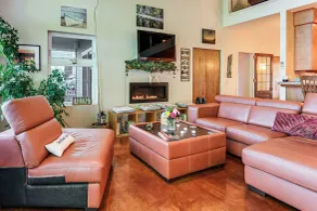 'lake Garden House' w/ Hot Tub & Dock - Interior