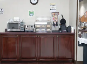Evergreen Inn & Suites - Restaurant