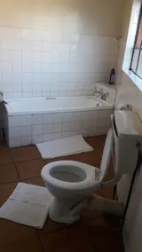 Diphororo guest house - Bathroom