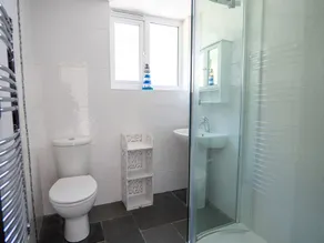 Easterly Cottage - Bathroom