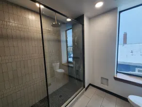 EXPLORE Marquette Historic District - Salle de bain