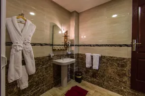 Blue Sky Fez - Bathroom