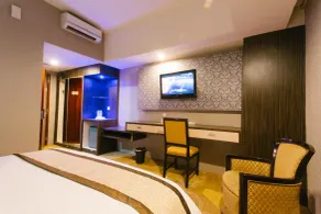 Hermes Palace Hotel Medan - Room