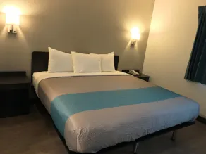 Motel 6-Fort Wayne, IN - Room