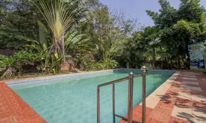 Treebo Sadhoo Heritage - Pool