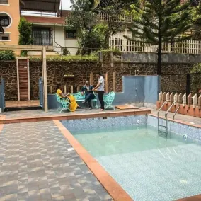 Stone shelter - Pool
