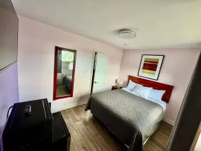 Oshawa Inn Motel - Room