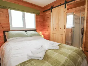 The Log Cabin - Room