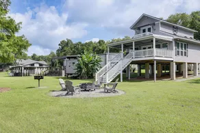 Riverfront Family Retreat w/ Yard in Saint Amant - Interiør