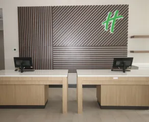 Holiday Inn & Suites - Fayetteville W-Fort Bragg Area by IHG - Réception