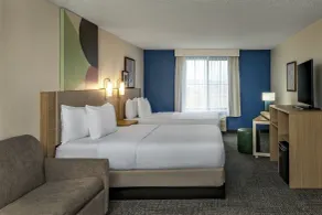Spark by Hilton Denver International Airport - Room