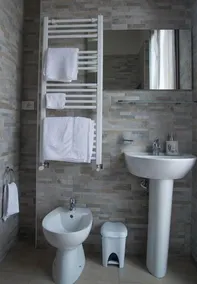 Il Girasole - Bathroom