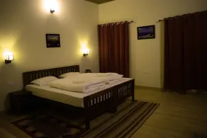 Majkhali Woods, Ranikhet, By Himalayan Eco Lodges - Rom