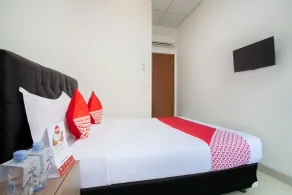Hotel O Sarkawi Residence - Room