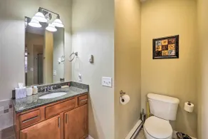 Scenic Views! Ski-In/Ski-Out Condo in Beech Mtn - Innvendig