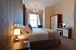 Lauriston & Lawton Court Hotel - Room