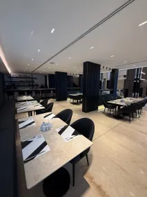 The Avenue Suites - Guest Room - Restaurant
