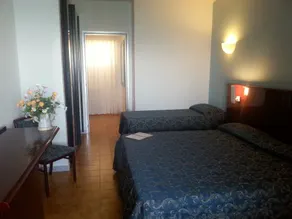 Grand Hotel Dei Cesari Dependance - Room