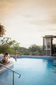 El Faro Containers Beach Hotel - Pool